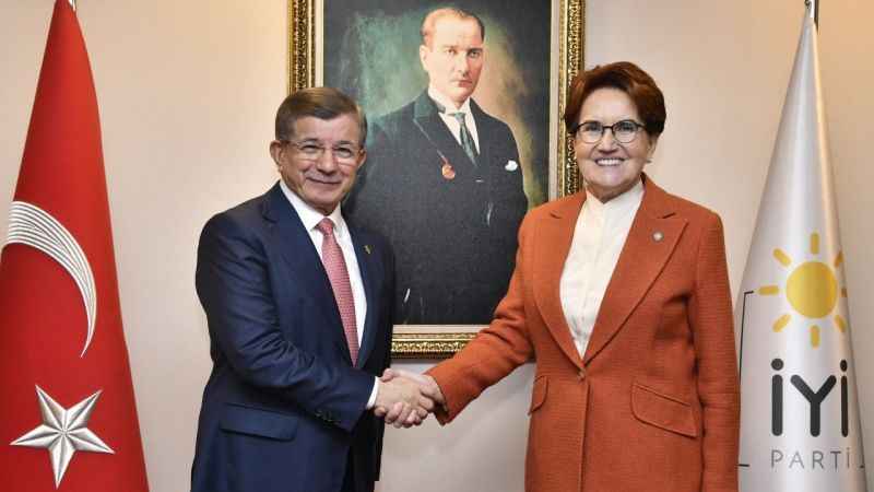 Davutoğlu'ndan Akşener'e ziyaret