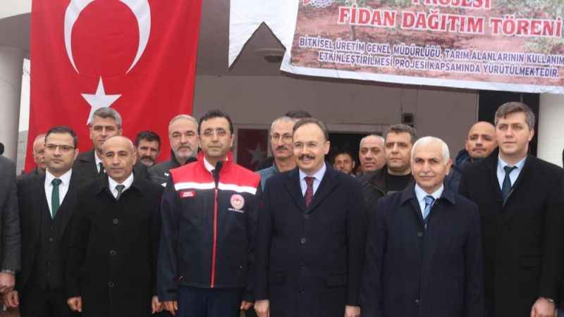 Bakan Yumaklı Siirt'te 100 bin fidan dağıtım törenine katıldı