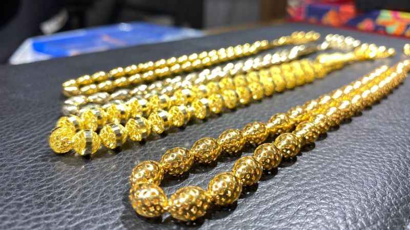 70 bin liralık 14 ayar altın tespih