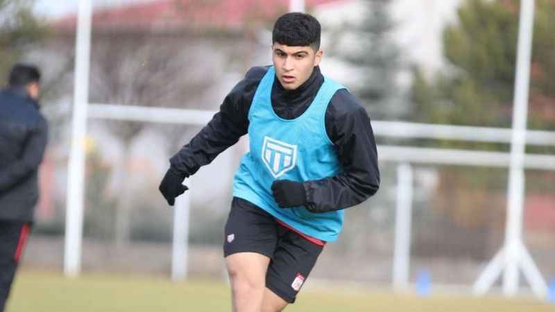 Sivassporlu Yunus Emre'ye İngiltere yolu gözüktü