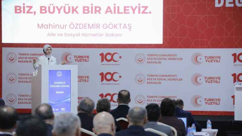 Bakan Göktaş: "Masa başında değil, sahada olan il müdürleri istiyorum"