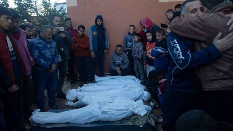 Gazze Şeridi’ne saldırılar devam ediyor: 37 ölü