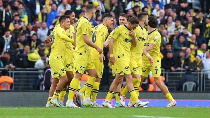 Fenerbahçe'nin deplasmanda bileği bükülmüyor