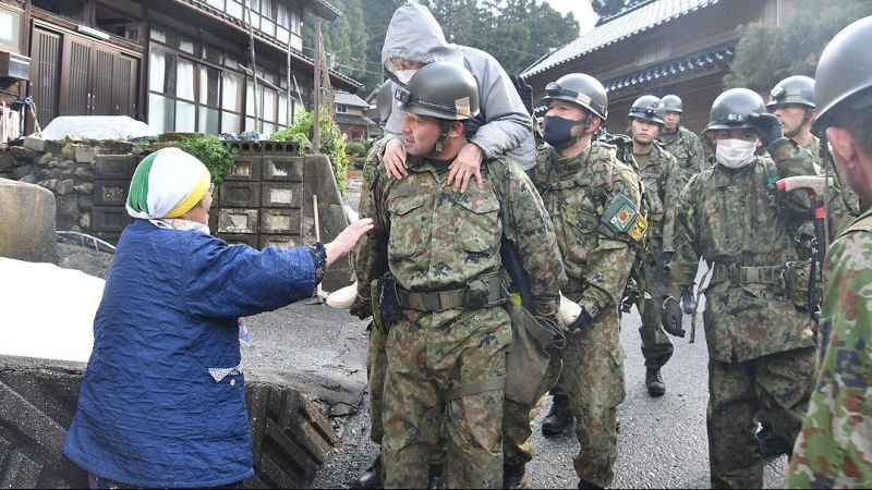 Japonya depreminde ölenlerin sayısı artıyor