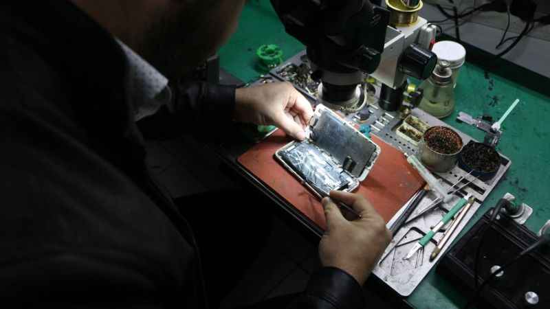 Telefonu şarja takıp uyumayın!