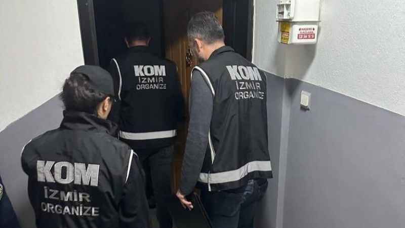 İzmir'de FETÖ operasyonu: 14 gözaltı