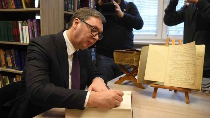 Vucic: Silahlanmakta biz de geride kalmayacağız