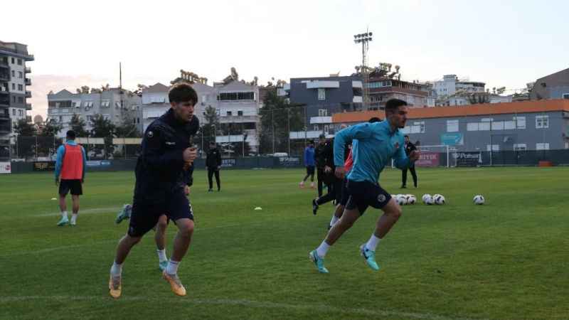 Samsunspor ile karşılaşacak olan Alanyaspor'da kupa maçı hazırlıklarına başladı