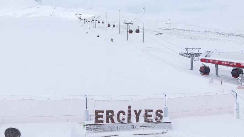 Erciyes’te kar kalınlığı turizmcileri sevindirdi