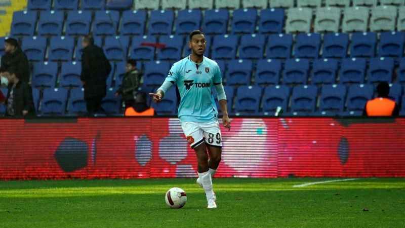 Başakşehir formasıyla ilk maç