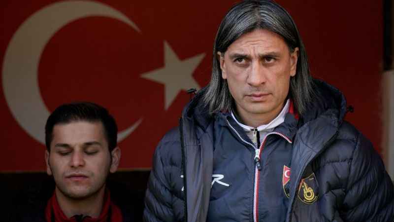 İstanbulspor, Hakan Yakın ile yollarını ayırdı