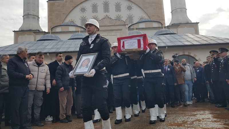 Hayatını kaybeden polis memuru Fatma Akın Akıllı defnedildi