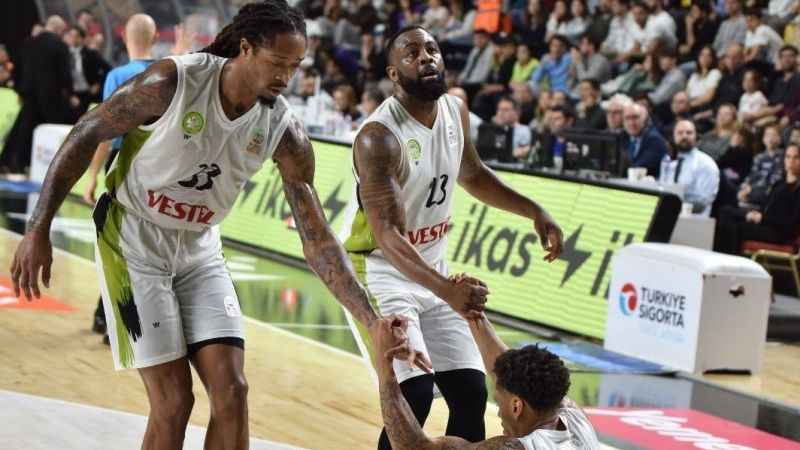 Manisa BBSK evinde Galatasaray'a mağlup oldu