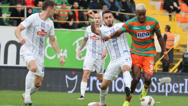 Corendon Alanyaspor son dakika golü ile Çaykur Rizespor'u mağlup etti