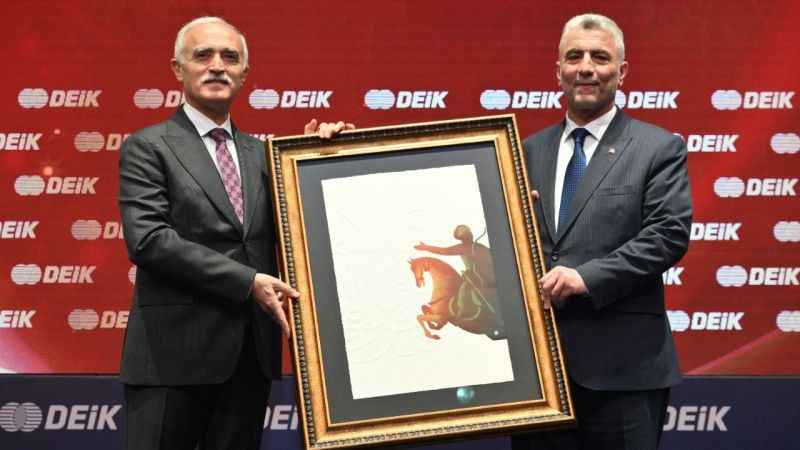 Bakan Bolat: Hedefimiz hizmetler ihracatımızı 2024 yılında 110 milyar dolara çıkartmak