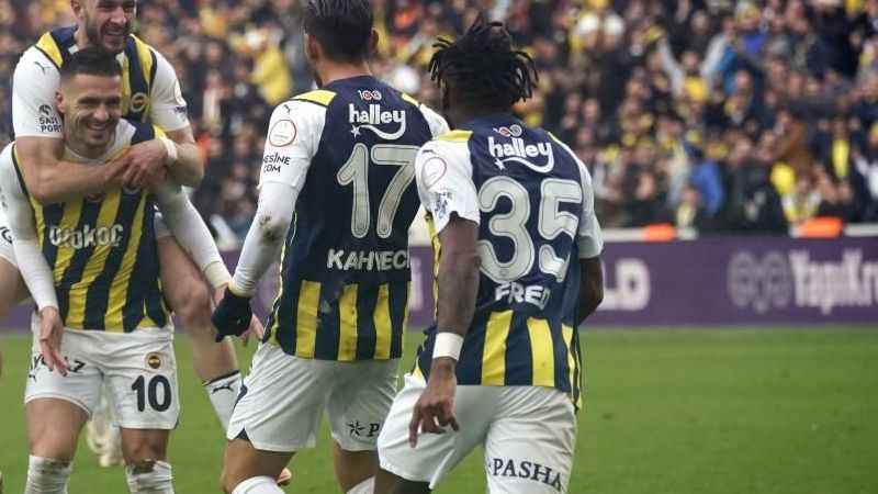Fenerbahçe'de sakatlanan Fred maçı tamamlayamadı