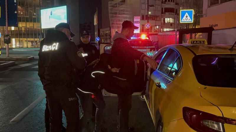 İstanbul'da araçlar didik arandı