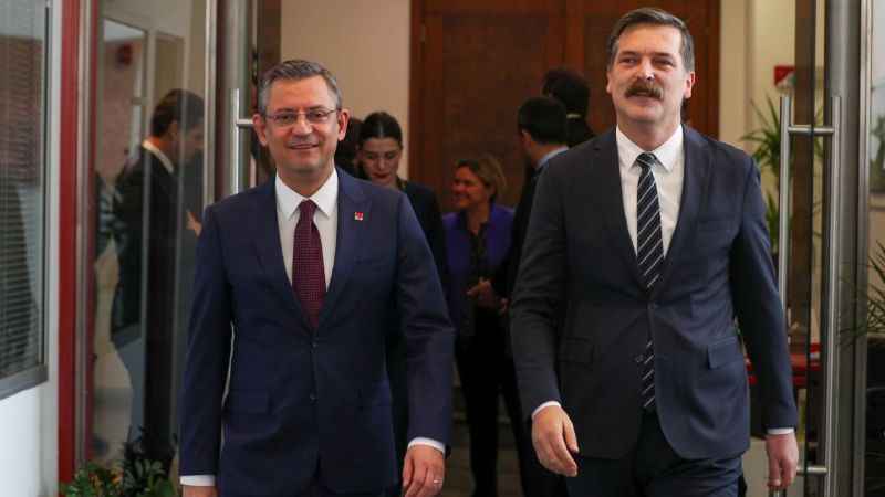 Özgür Özel, TİP Genel Başkanı Baş ile görüştü