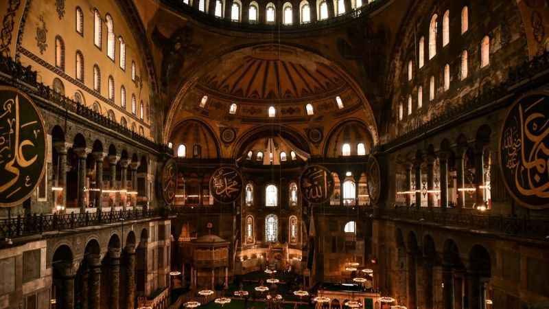 Ayasofya'nın galeri katı ücretine vatandaşlardan tepki