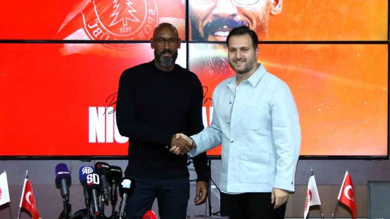  Nicolas Anelka: "Çok sevdiğim bir kulübe geldim"