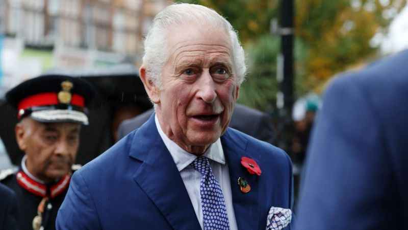 İngiltere Kralı III. Charles tedavi için hastanede