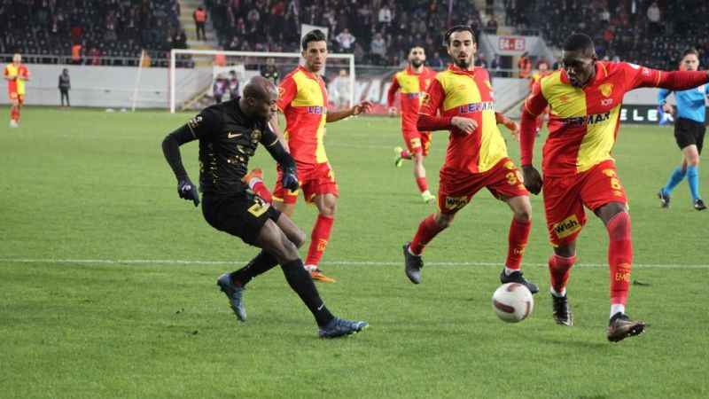 Çorum FK evinde Göztepe ile berabere kaldı
