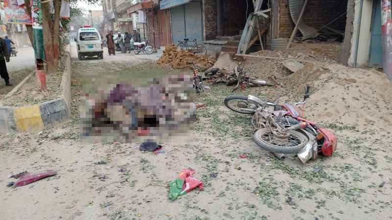 Pakistan’da İmran Han'ın seçim konvoyuna bombalı saldırı: 4 ölü