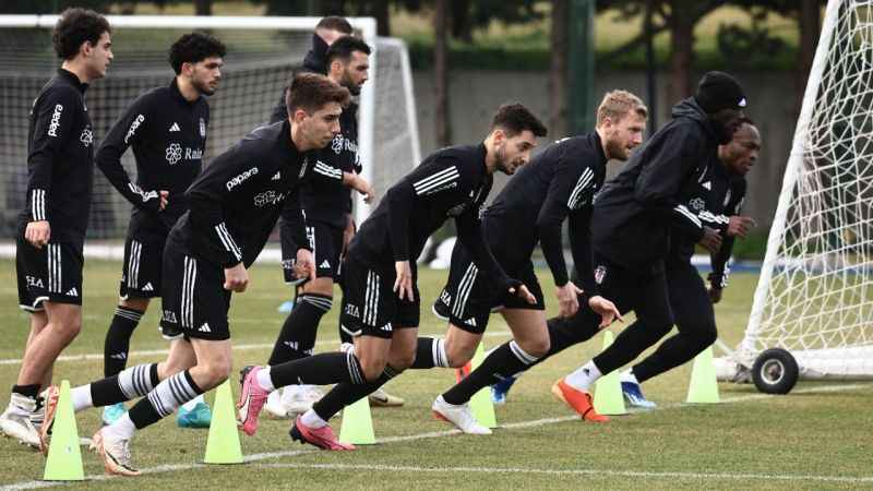 Beşiktaş'ta, Ernest Muçi ve Al-Musrati ilk antrenmanına çıktı