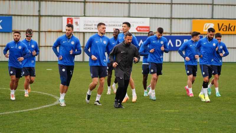 Çaykur Rizespor, Fenerbahçe maçı hazırlıklarına başladı