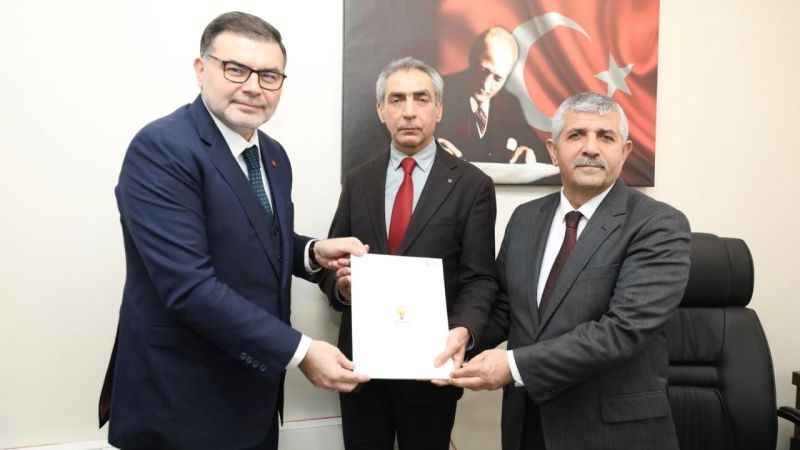 Hamza Dağ’ın Cumhur İttifakı İzmir adayı olarak başvurusu yapıldı