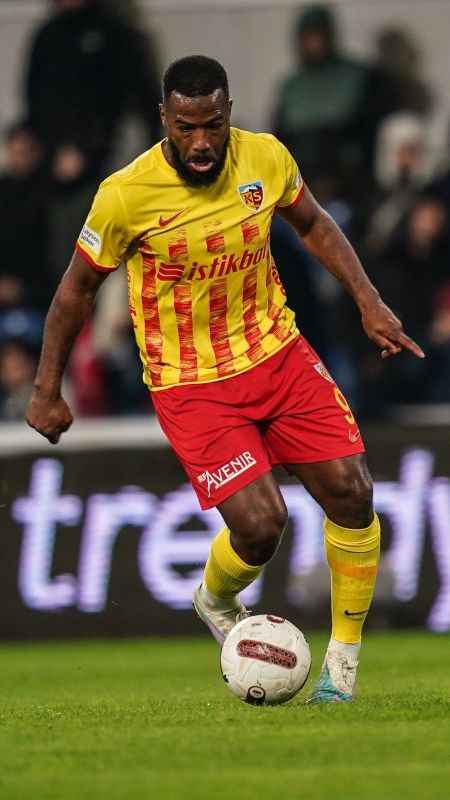 Duckens Nazon ilk golünü attı