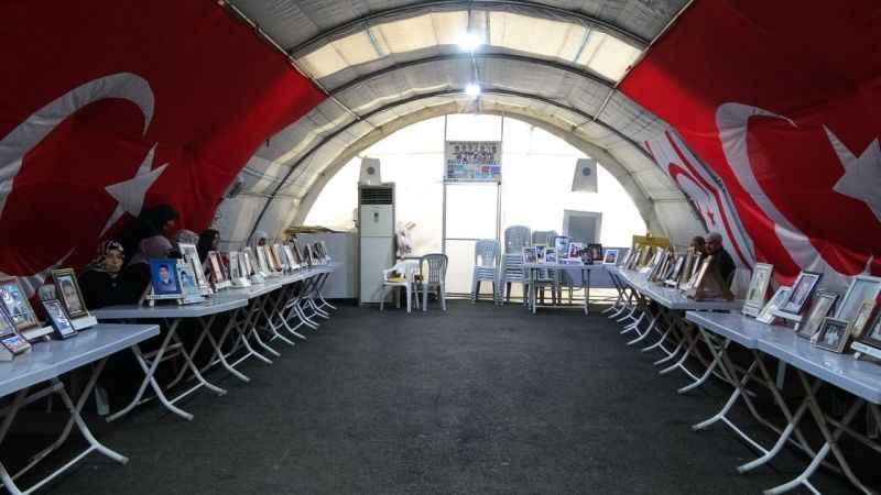 Evlat direnişinde bin 634. gün