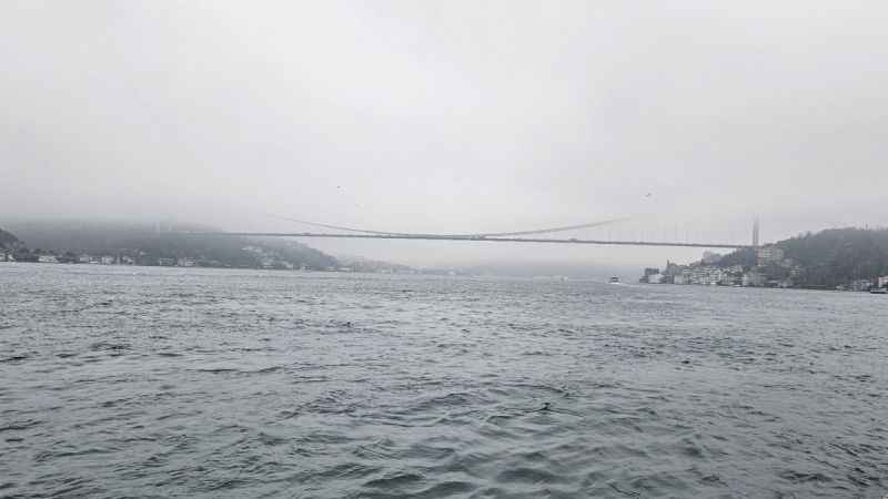 İstanbul Boğazı’nda sis etkili oluyor