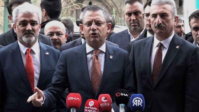 CHP Genel Başkanı Özel: "Bozbey, parti rozetini çıkaracak"