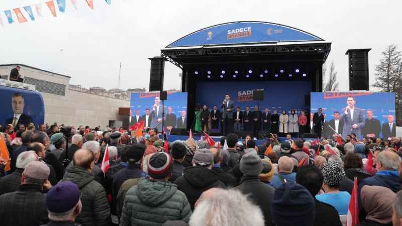 İBB Başkan Adayı Kurum: "‘İsrafı bitirdik’ dedikleri işlere 175 milyon lira tabelalara reklam vermek suretiyle harcadılar”