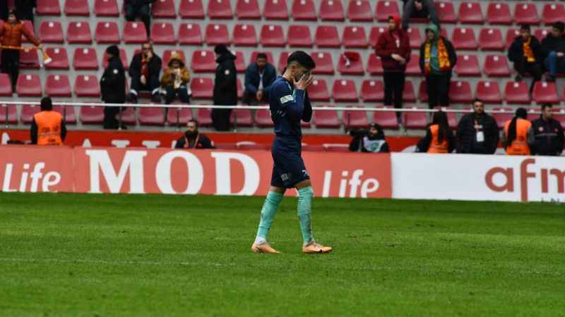Kayserispor ilk kez kırmızı kart gördü