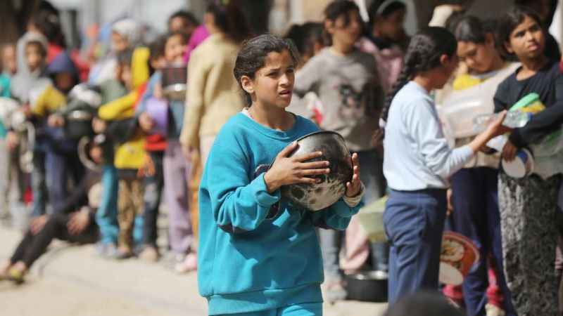 Gazze’de yetersiz beslenme nedeniyle ölenlerin sayısı 27’ye yükseldi