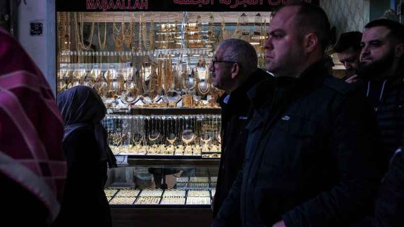 Gram altın rekor tazeledi