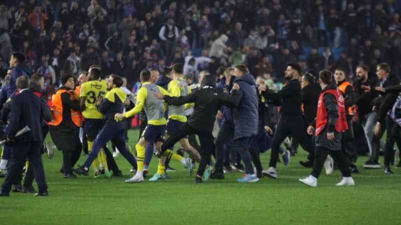 Fenerbahçe, Süper Lig’den çekilme gündemiyle toplanacak