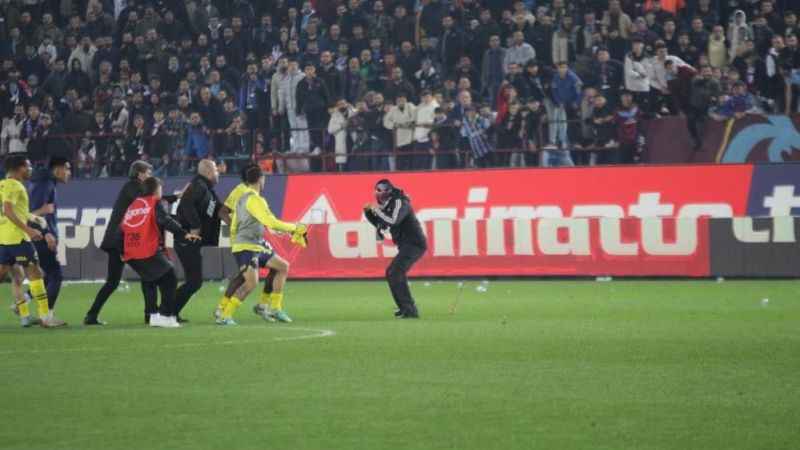Trabzonspor - Fenerbahçe maçında yaşanan olaylarla ilgili 12 kişi gözaltına alındı