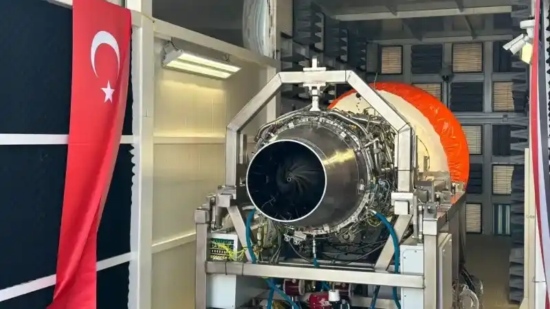 Türkiye’nin ilk askeri uçak motoru başarıyla ateşlendi