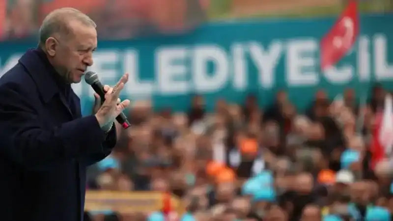 Erdoğan: “Ankara'yı başkentlik sıfatına uygun hizmet veremeyenlerden kurtarmanın vakti çoktan gelmiştir”