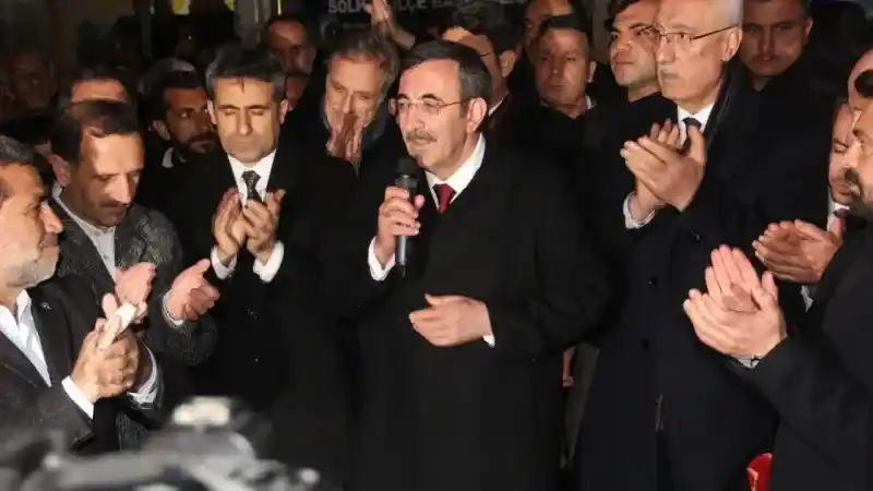 Cumhurbaşkanı Yardımcısı Yılmaz, “Yıl sonuna kadar 200 bin konutu teslim edeceğiz”