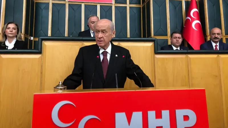 MHP Lideri Bahçeli: “Birkaç emniyet müdürünün açığa alınmasıyla geçiştirilemeyecek bir komplo devrededir”
