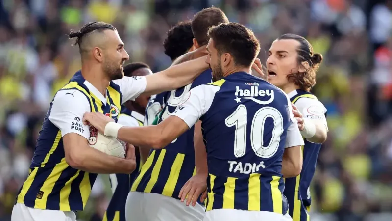 Fenerbahçe'ye galibiyet şampiyonluk için yetmedi