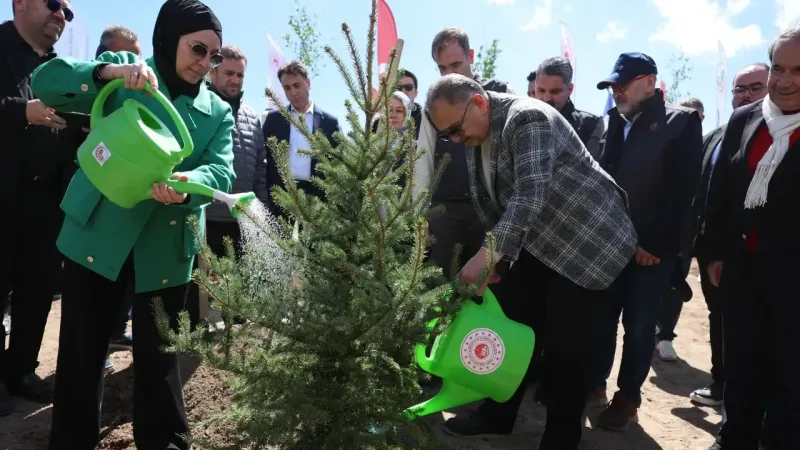 Bakan Özhaseki: “Hedefimiz daha yeşil bir Türkiye”