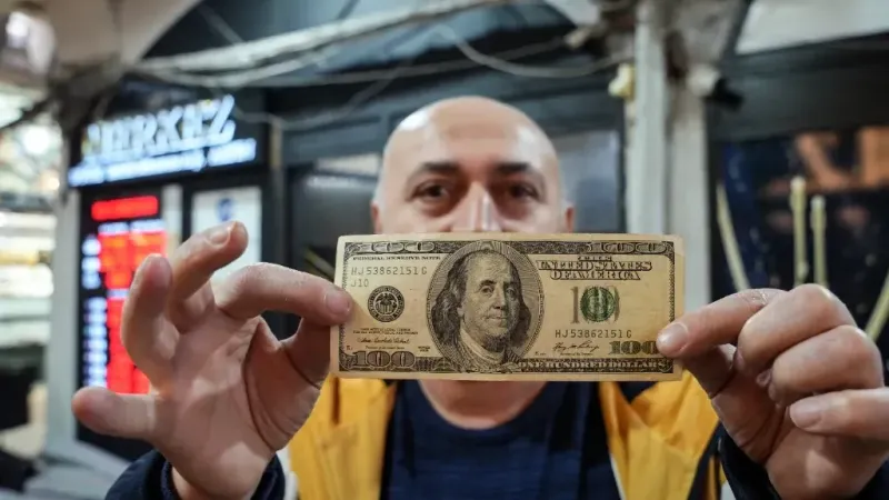 Para uzmanları sahte dolar krizinden umutlu!