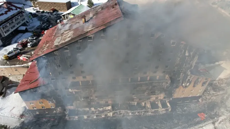 Yangın faciasında yaşamını yitirenler için 1270 camide sela okundu