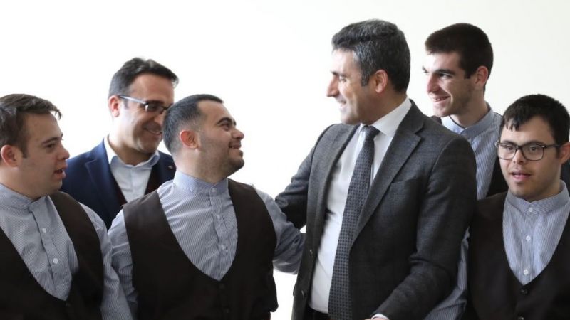 Down Sendromlu Halay Ekibi Coşturdu