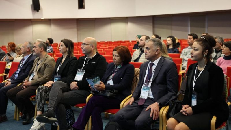 İzmir’de 3 Günlük ‘Tıp Bilişimi’ Zirvesi